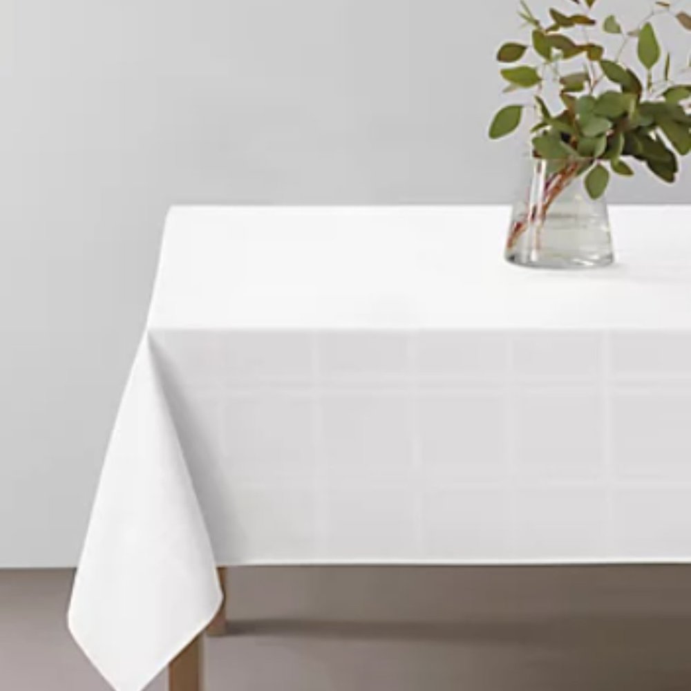 White Wamsutta Microfiber Tablecloth Use On Oblong or Oval Tables 52 X 70